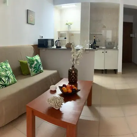 Estudio Con Terraza By Maison Jaken