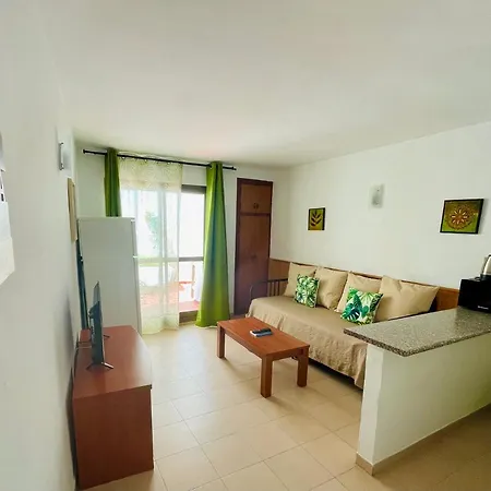 Estudio Con Terraza By Maison Jaken Нерха